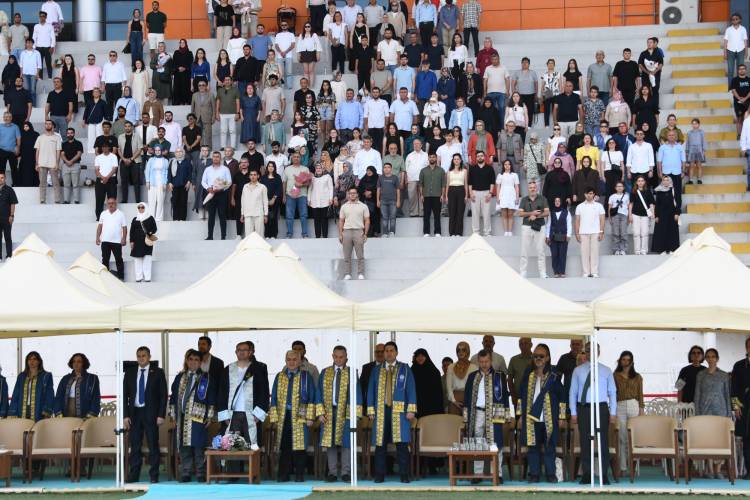 Diş Hekimliği Fakültesi 2024-2025 Mezunlarını Uğurladı